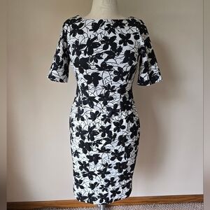 Calvin Klein White And Black Floral Stretchy Sheath Dress Womens Size 8.